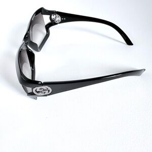 Authentic Gucci Black Sunglasses with Gray Brown Smoke Lenses Made in Italy